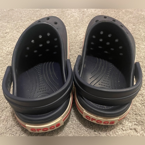 Crocs sandals kids size 2 in dark blue great condition - Picture 8 of 8